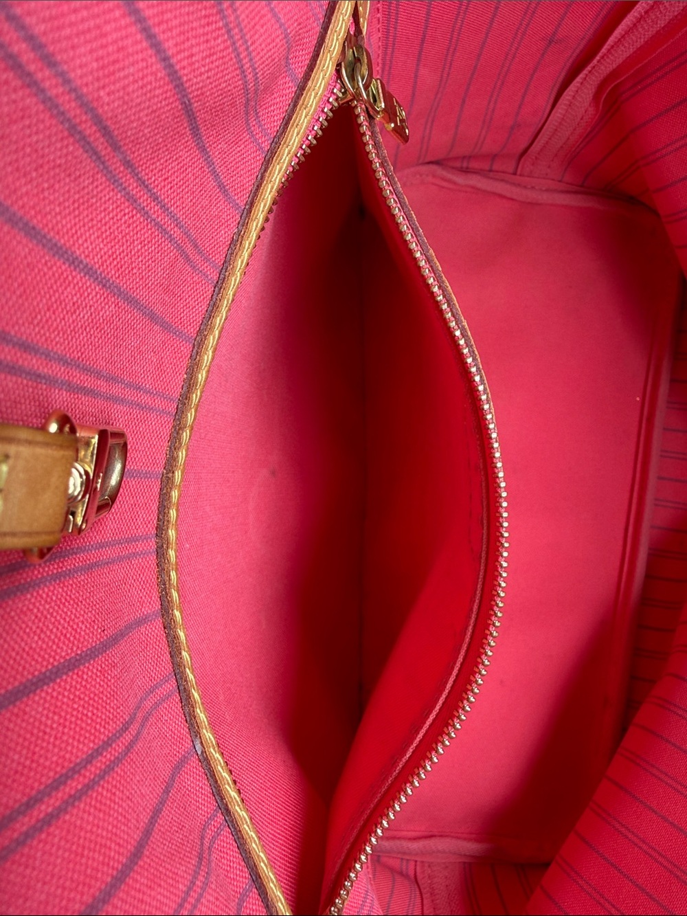 🔥 Authentic Louis Vuitton Limited Edition Pink V Neverfull MM with Pouch COA - Picture 11 of 17